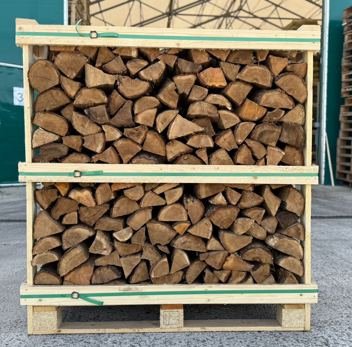 Kiln Dried Oak Logs (Standard Crate) + Free Kindling