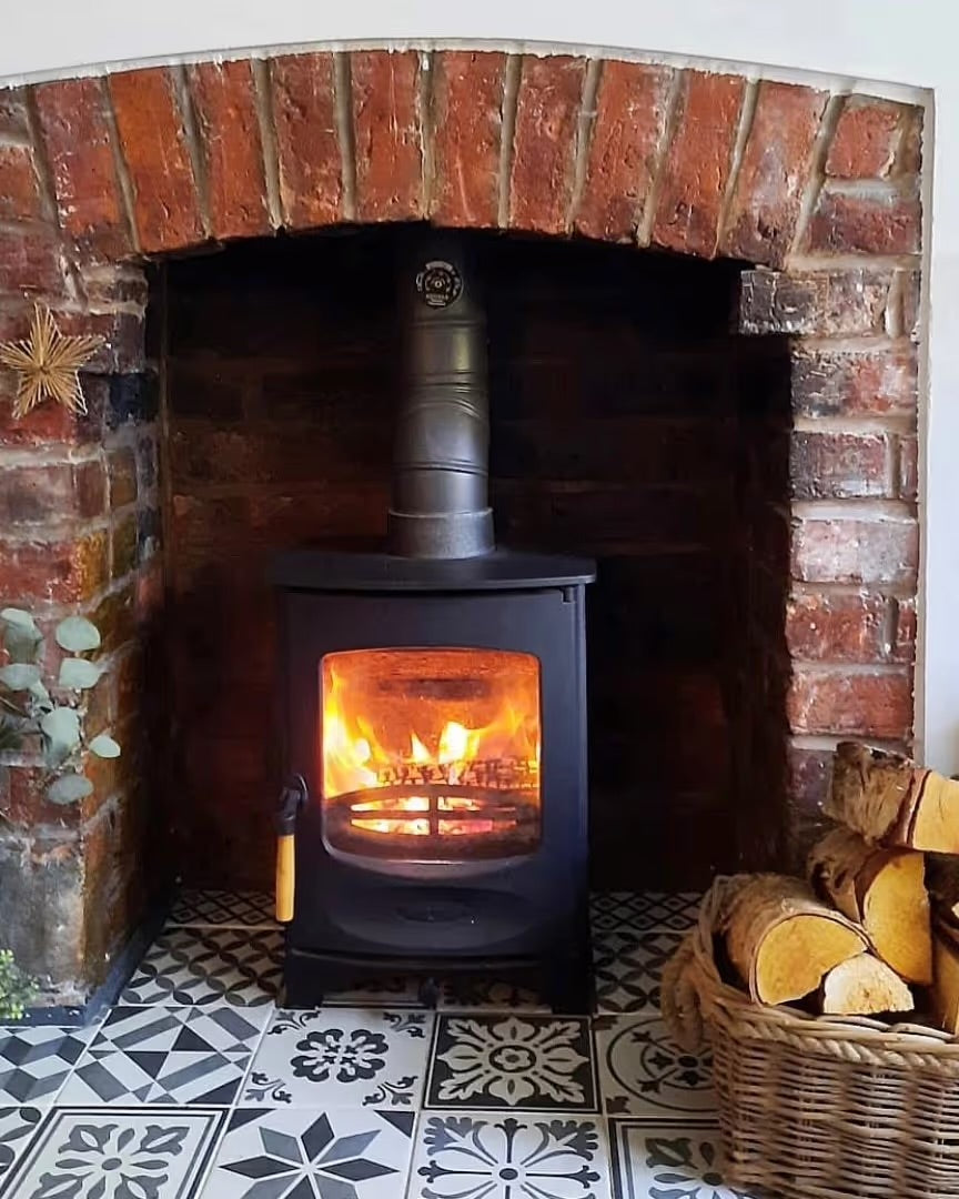 Kiln Dried Birch Logs (Economy Crate) + Free Kindling (Copy)